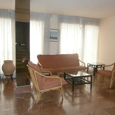 Goya Hotel 2*